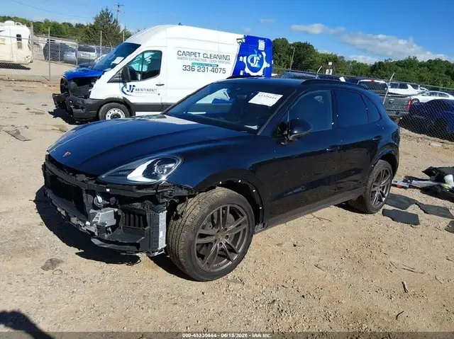 PORSCHE CAYENNE PLATINUM EDITION 2023