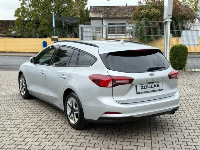 FORD FOCUS COOL 2022