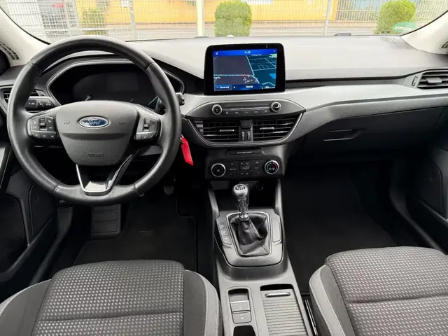 FORD FOCUS COOL 2022