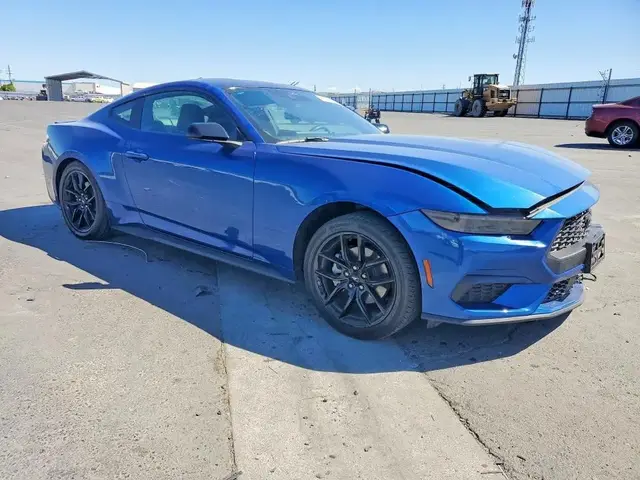 FORD MUSTANG 2024