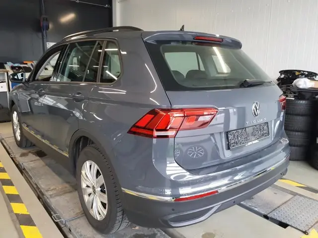 VOLKSWAGEN TIGUAN LIFE 1 2021