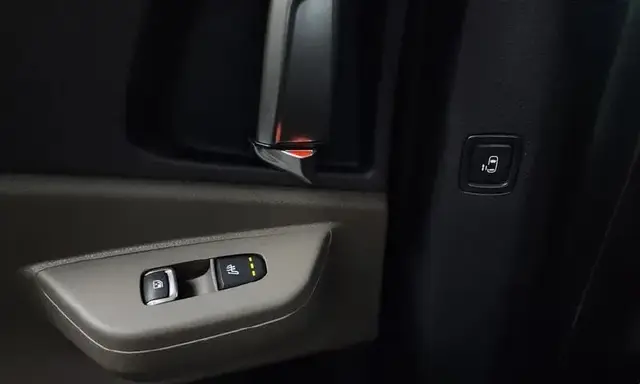 KIA CANIVAL NOBLESSE 2023