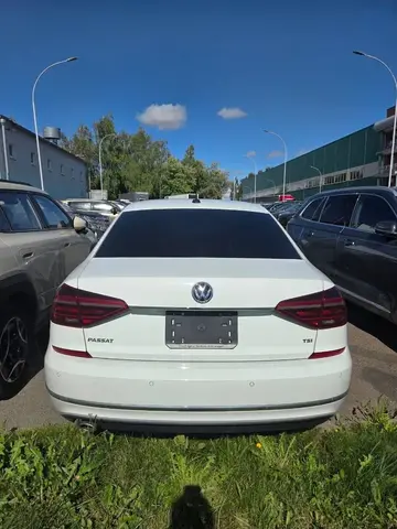 VOLKSWAGEN PASSAT 2018