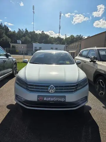 VOLKSWAGEN PASSAT 2018
