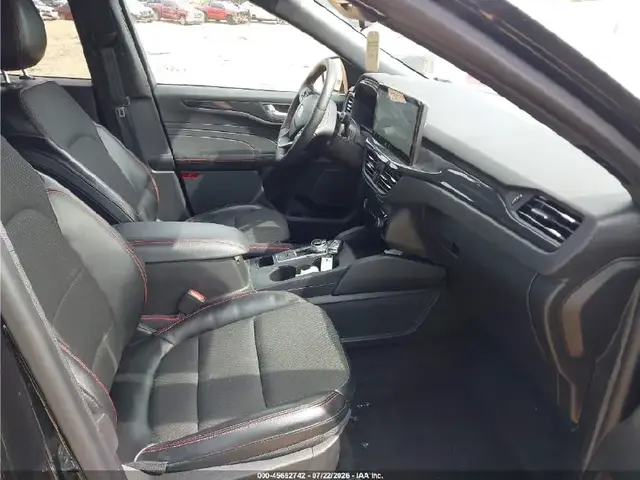 FORD ESCAPE ST-LINE 2023