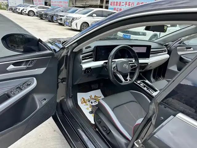 VOLKSWAGEN LAMANDO L 280TSI DSG 2023