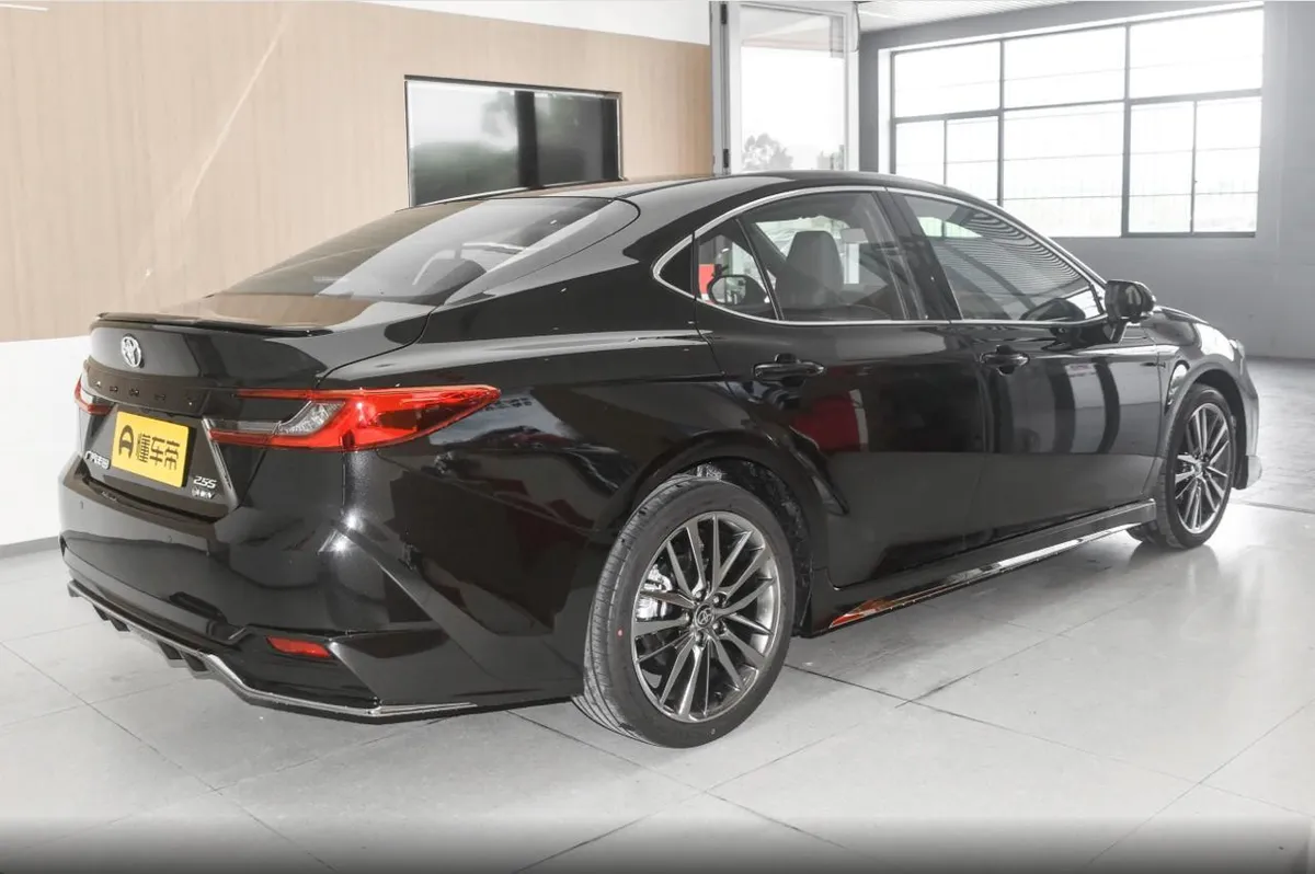 TOYOTA CAMRY HYBRID 2 2026