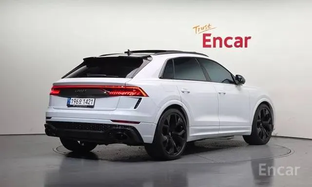 AUDI RSQ8 2022