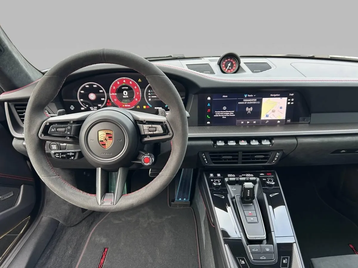 PORSCHE 911 CARRERA 4 GTS 2026