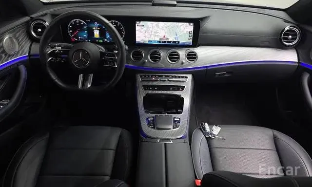 MERCEDES-BENZ W213 E350 4MATIC 2022