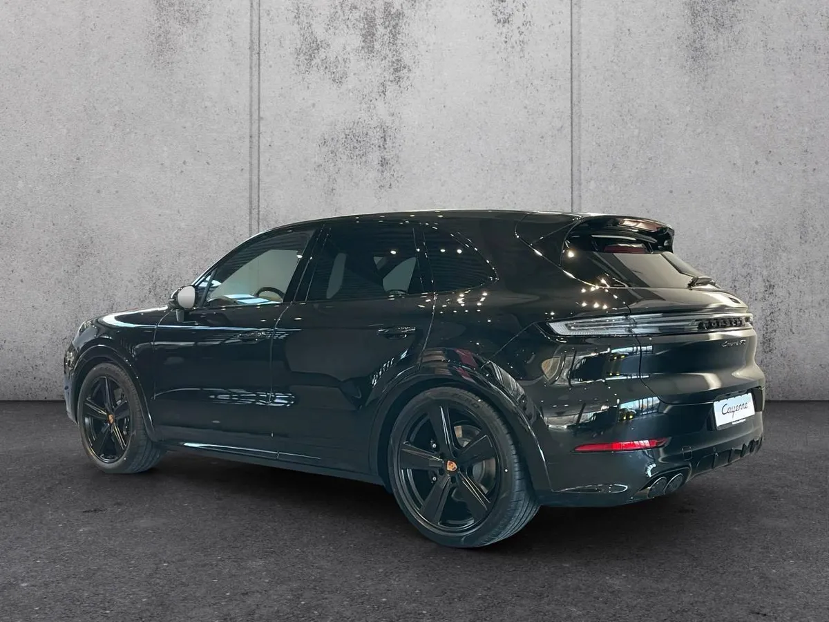 PORSCHE CAYENNE GTS 2026