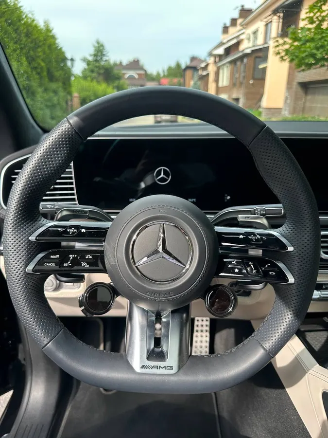 MERCEDES-BENZ GLE 53 AMG 2025