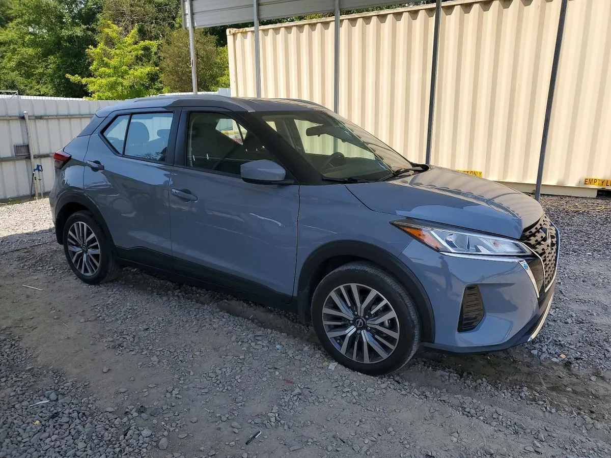 NISSAN KICKS 2023