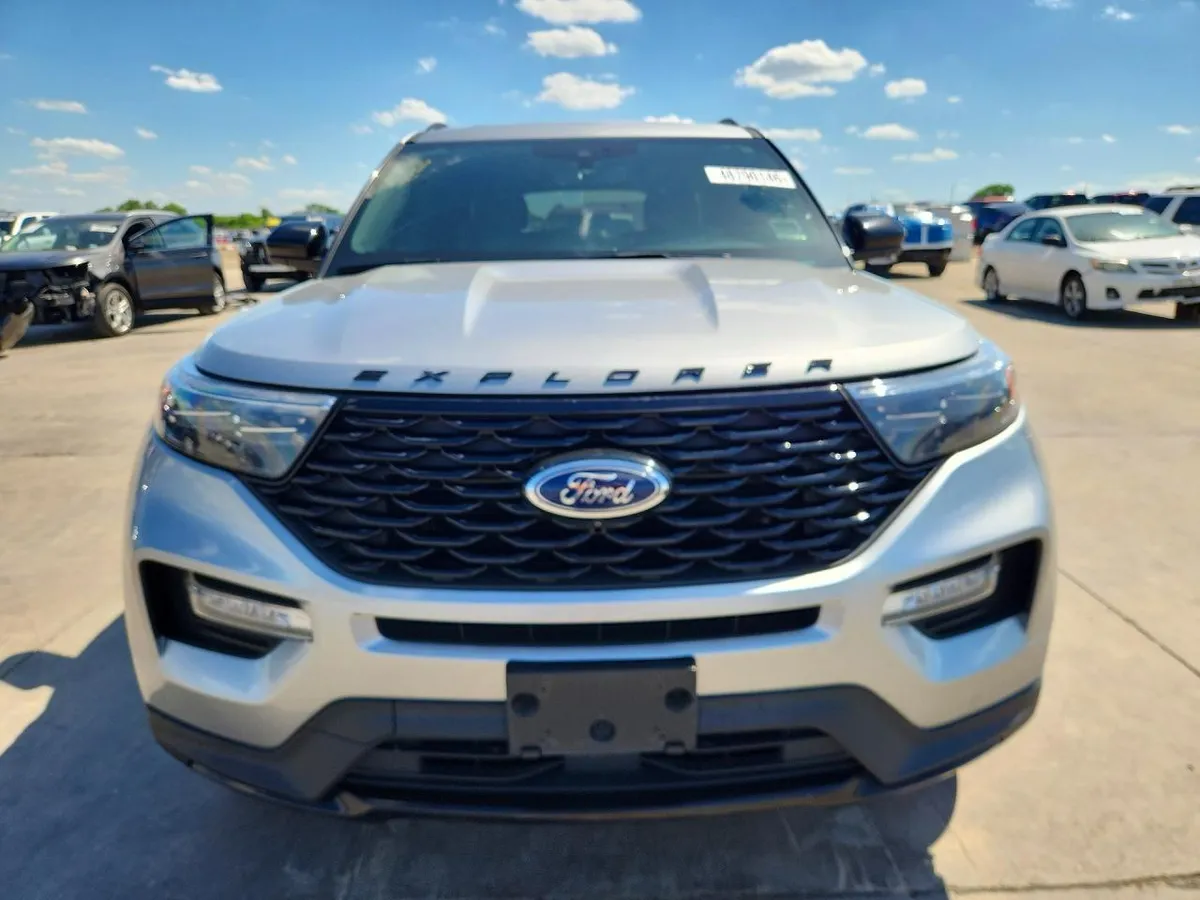 FORD EXPLORER ST-LINE 2023
