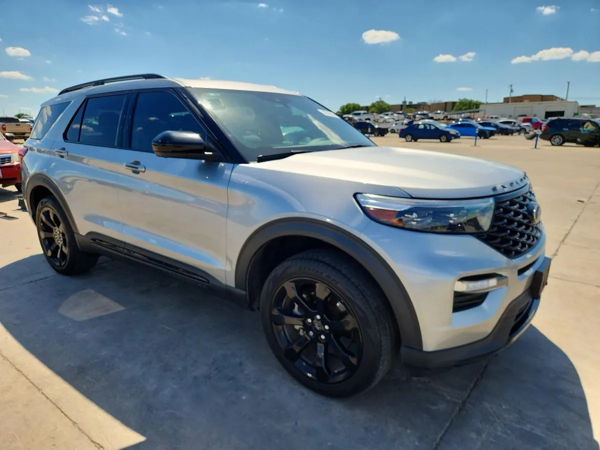 FORD EXPLORER ST-LINE 2023