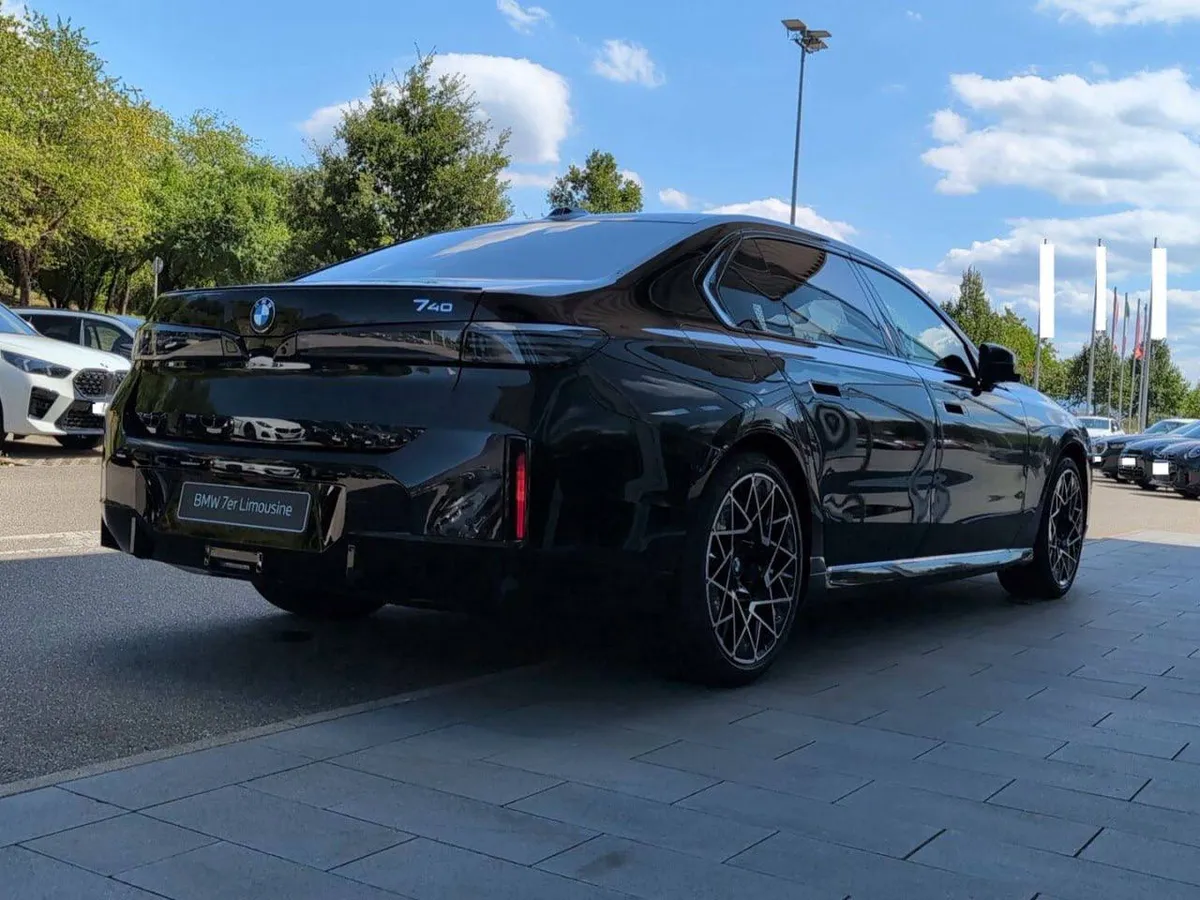 BMW 740 XDRIVE LIMOUSINE 2026