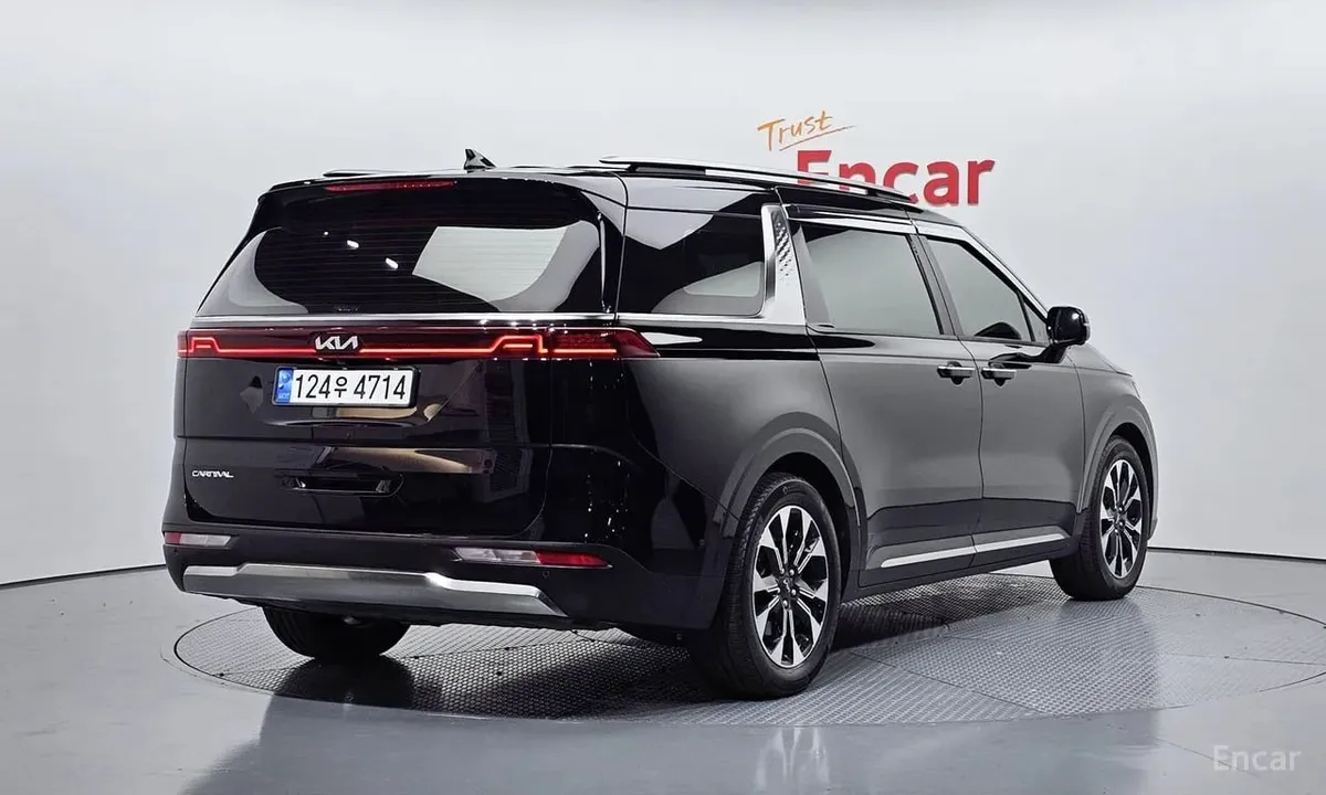 KIA CARNIVAL SIGNATURE 2023