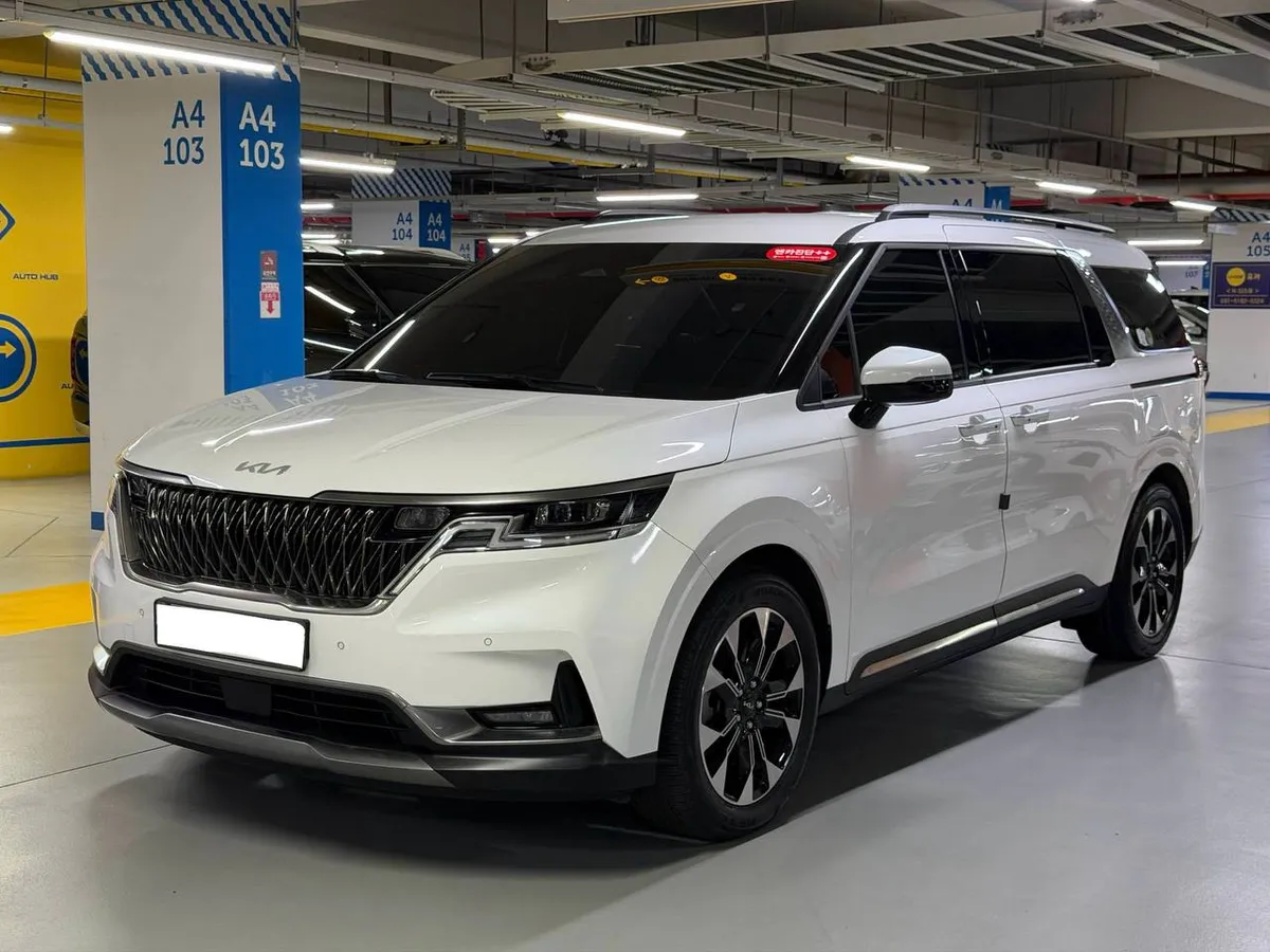 KIA CARNIVAL NOBLESSE 2023