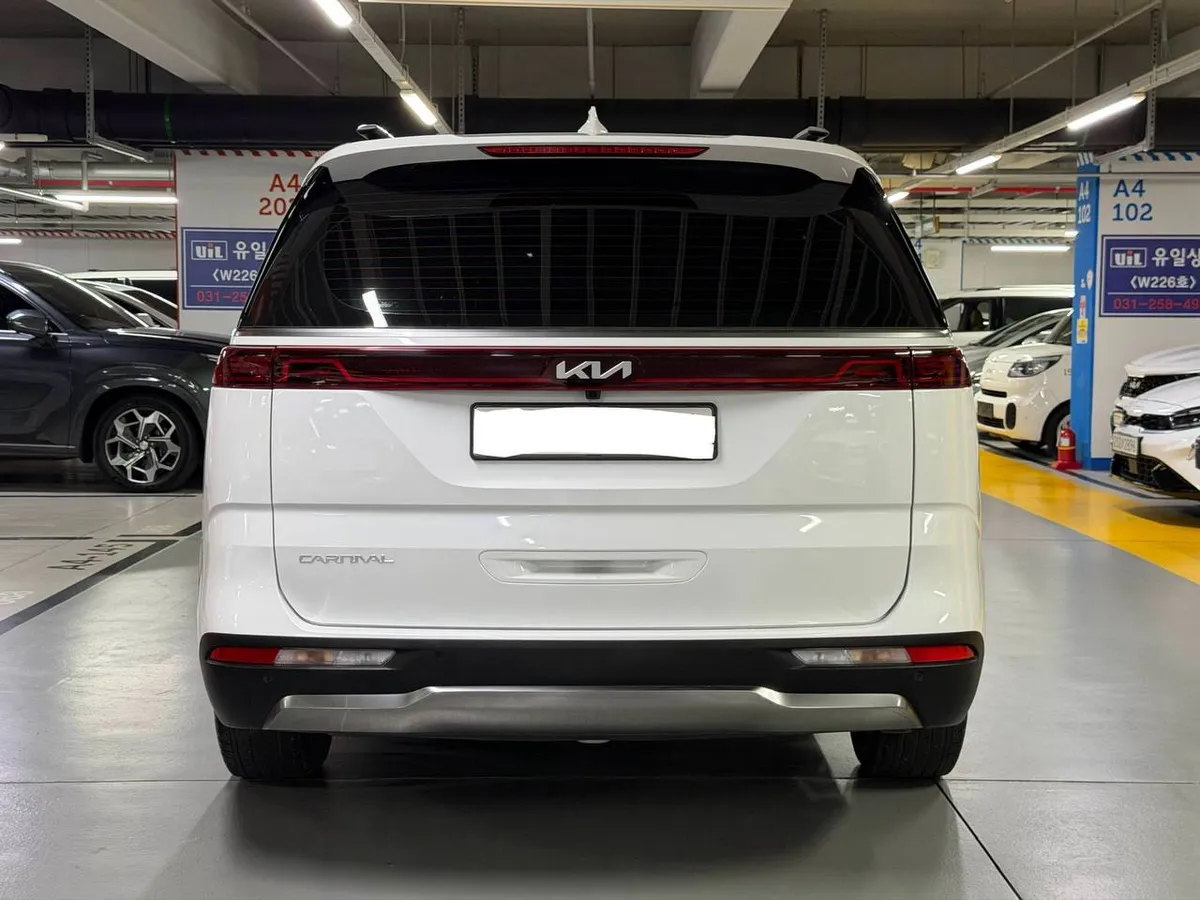KIA CARNIVAL NOBLESSE 2023