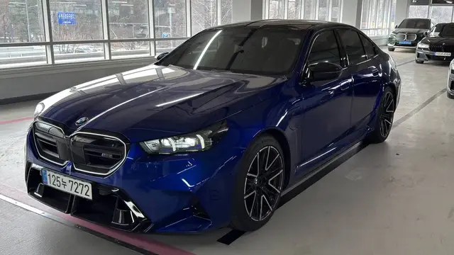 BMW M5 G90 2025