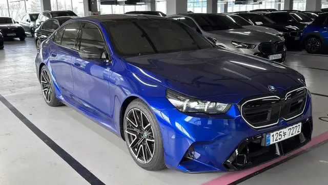 BMW M5 G90 2025