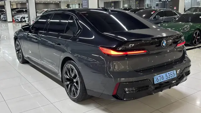 BMW I7 M70 XDRIVE M 2025
