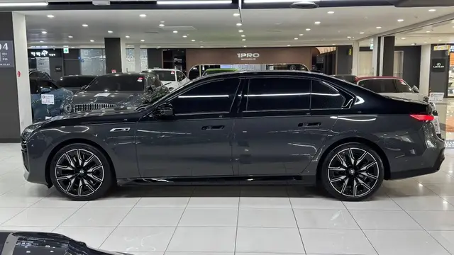 BMW I7 M70 XDRIVE M 2025