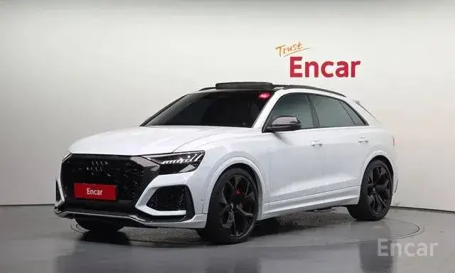 AUDI RSQ8 2022
