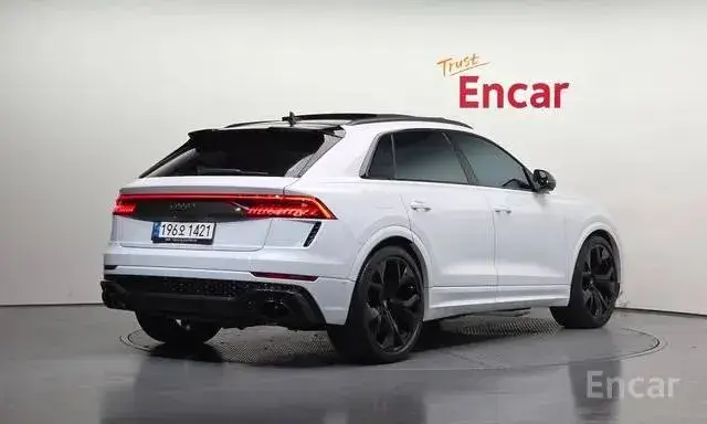 AUDI RSQ8 2022