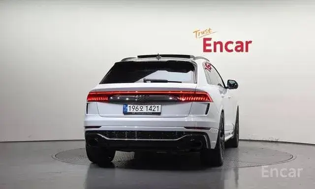 AUDI RSQ8 2022