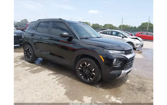 NISSAN KICKS 2023