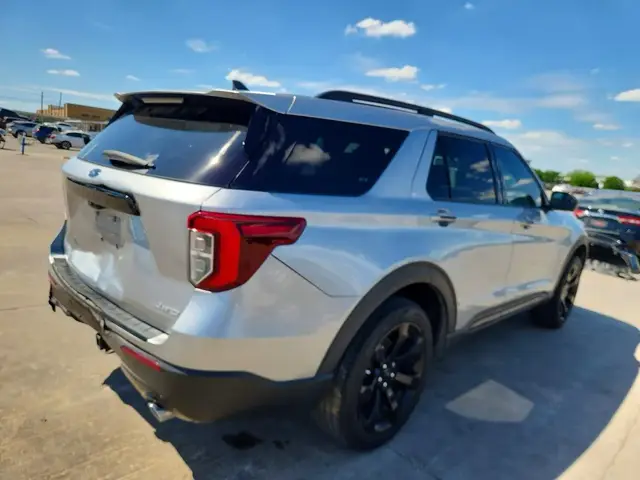 FORD EXPLORER ST-LINE 2023