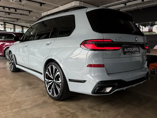 BMW X7 40I 2022