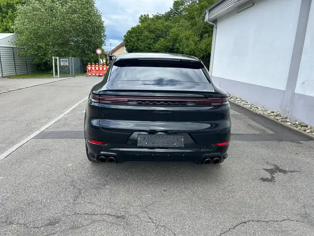 PORSCHE CAYENNE 2026