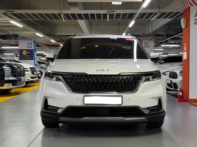 KIA CARNIVAL NOBLESSE 2023