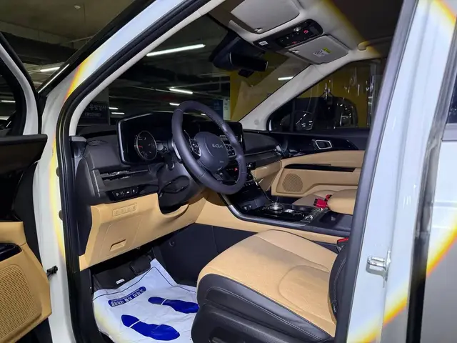 KIA CARNIVAL NOBLESSE 2023