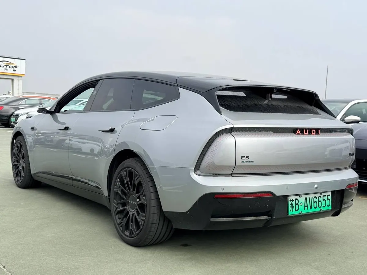 AUDI E5 QUATTRO 2025