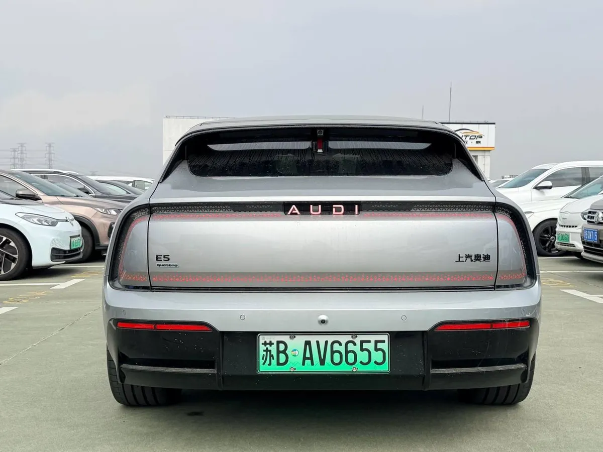 AUDI E5 QUATTRO 2025