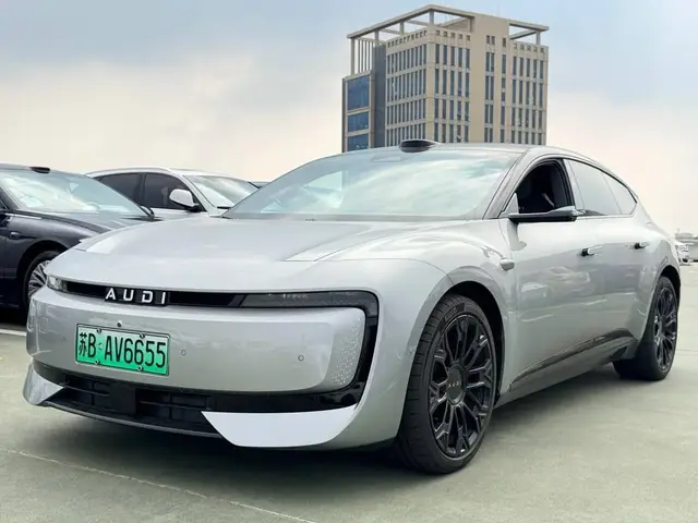 AUDI E5 QUATTRO 2025