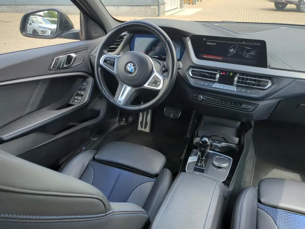 BMW 1 SERIES 118I BUSINESS 2021
