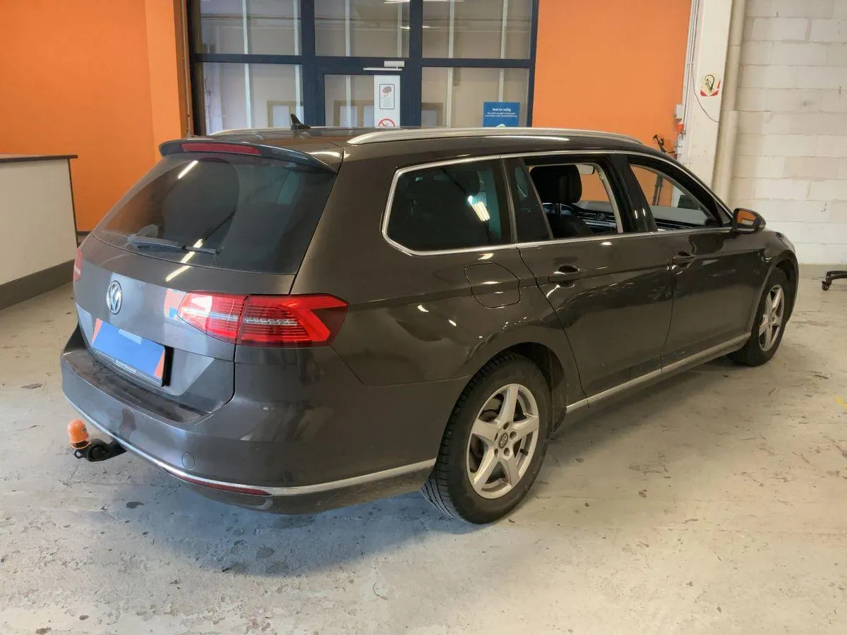 VOLKSWAGEN PASSAT 2017