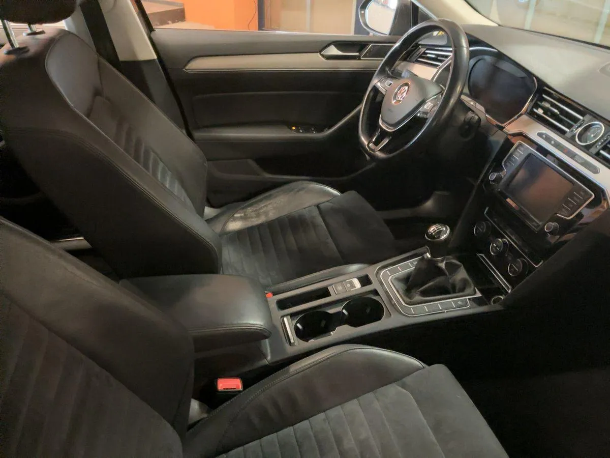 VOLKSWAGEN PASSAT 2017