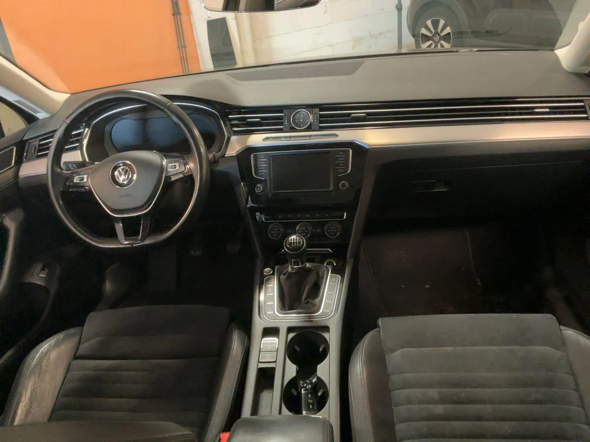 VOLKSWAGEN PASSAT 2017