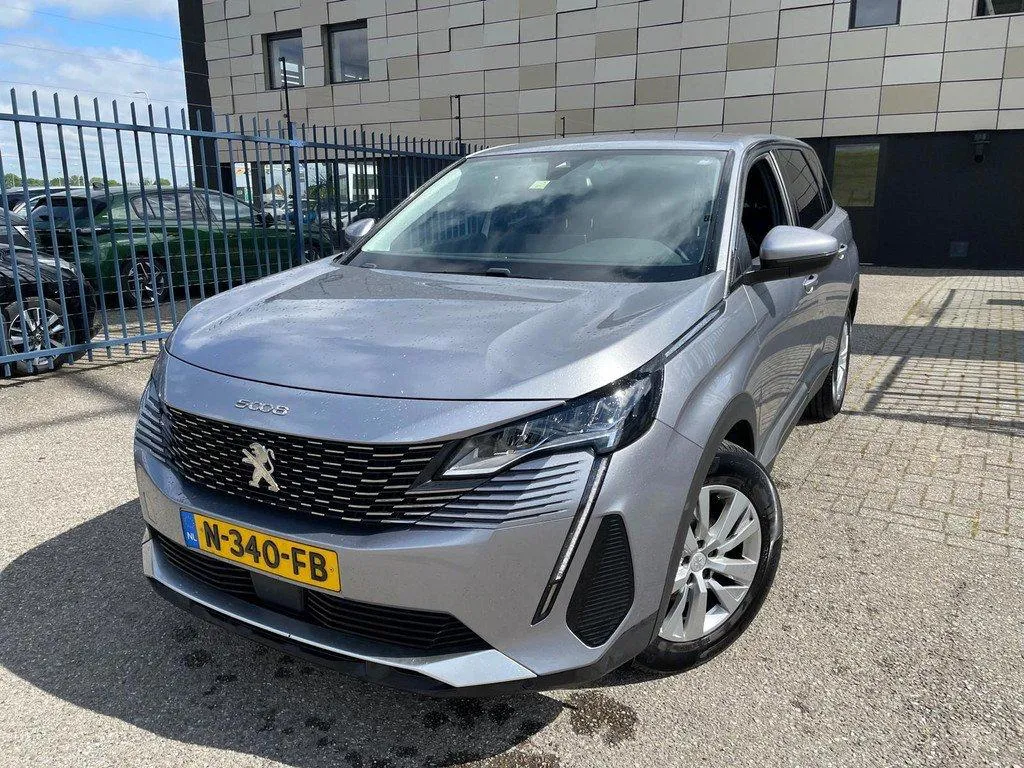 PEUGEOT 5008 2021