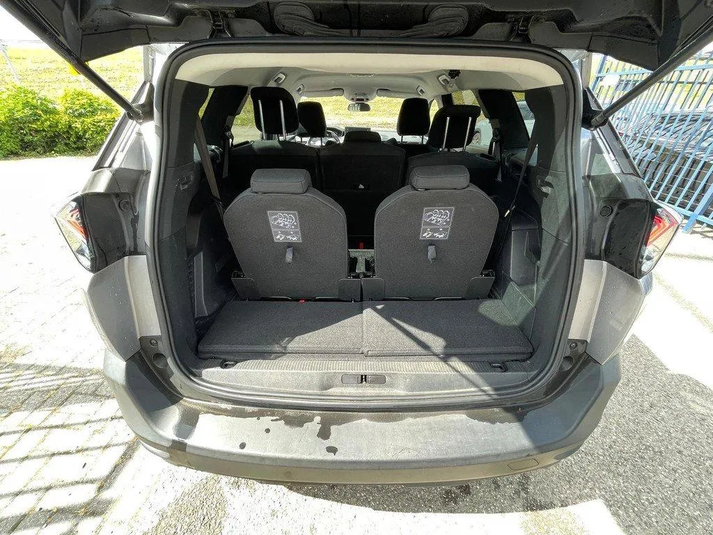 PEUGEOT 5008 2021