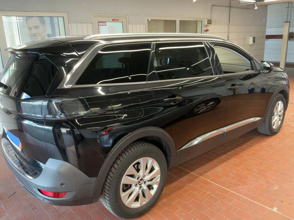 PEUGEOT 5008 2022