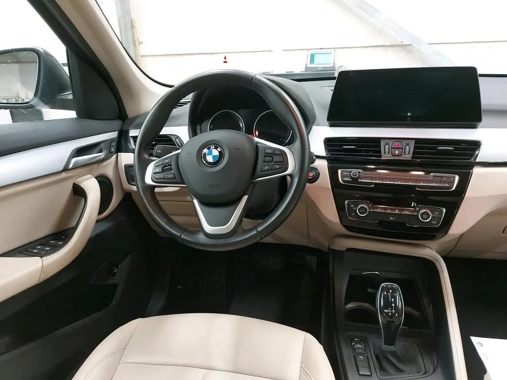 BMW X1 16D BUSINESS DESIGN 2022