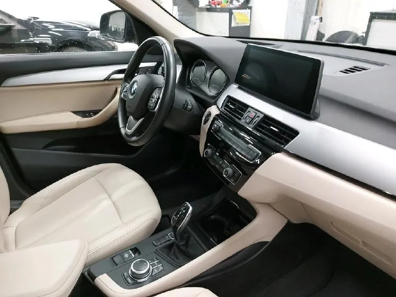 BMW X1 16D BUSINESS DESIGN 2022