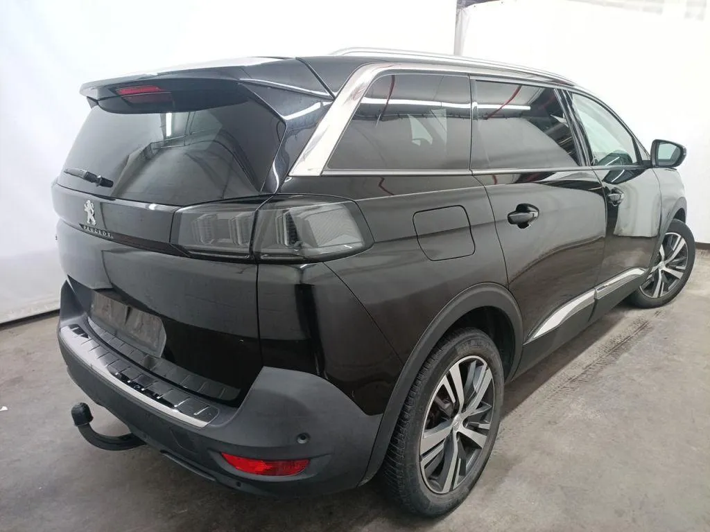 PEUGEOT 5008 2021