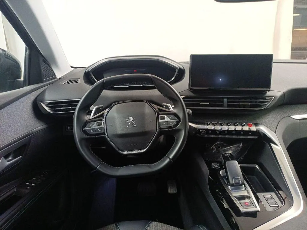 PEUGEOT 5008 2021